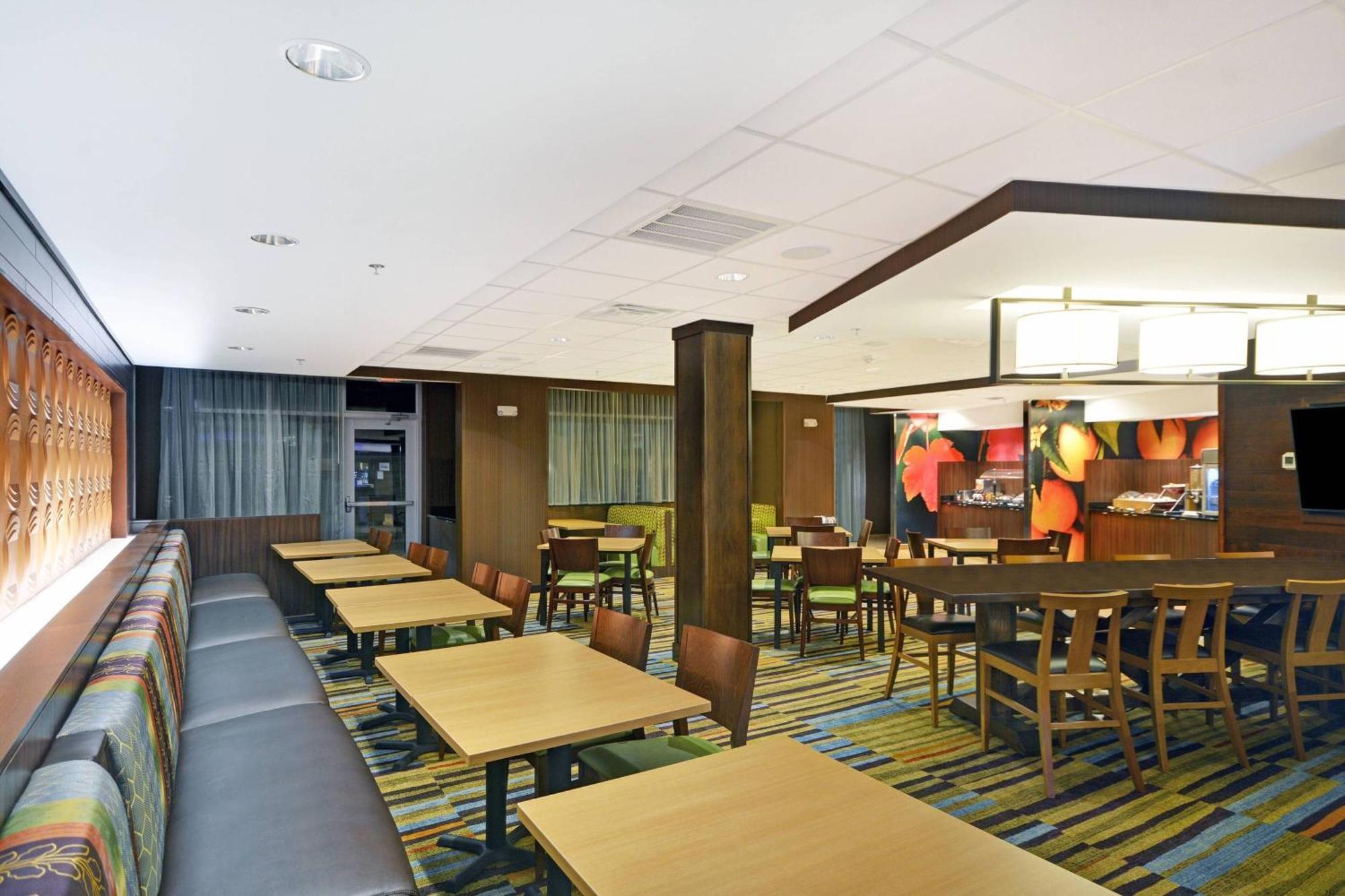 Fairfield Inn & Suites By Marriott Savannah Sw/Richmond Hill Exterior photo